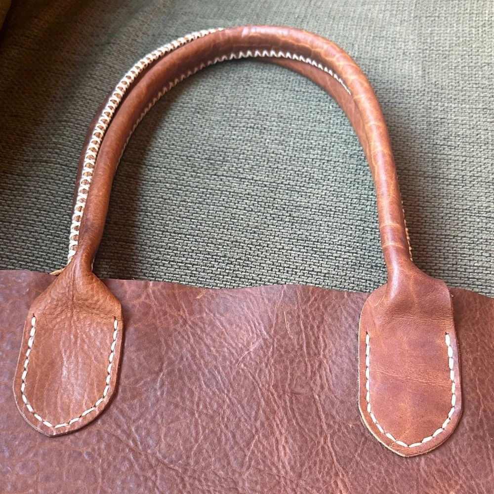 Elegant Brown Leather Tote - Picture 6 of 11